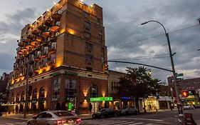The Avenue Plaza